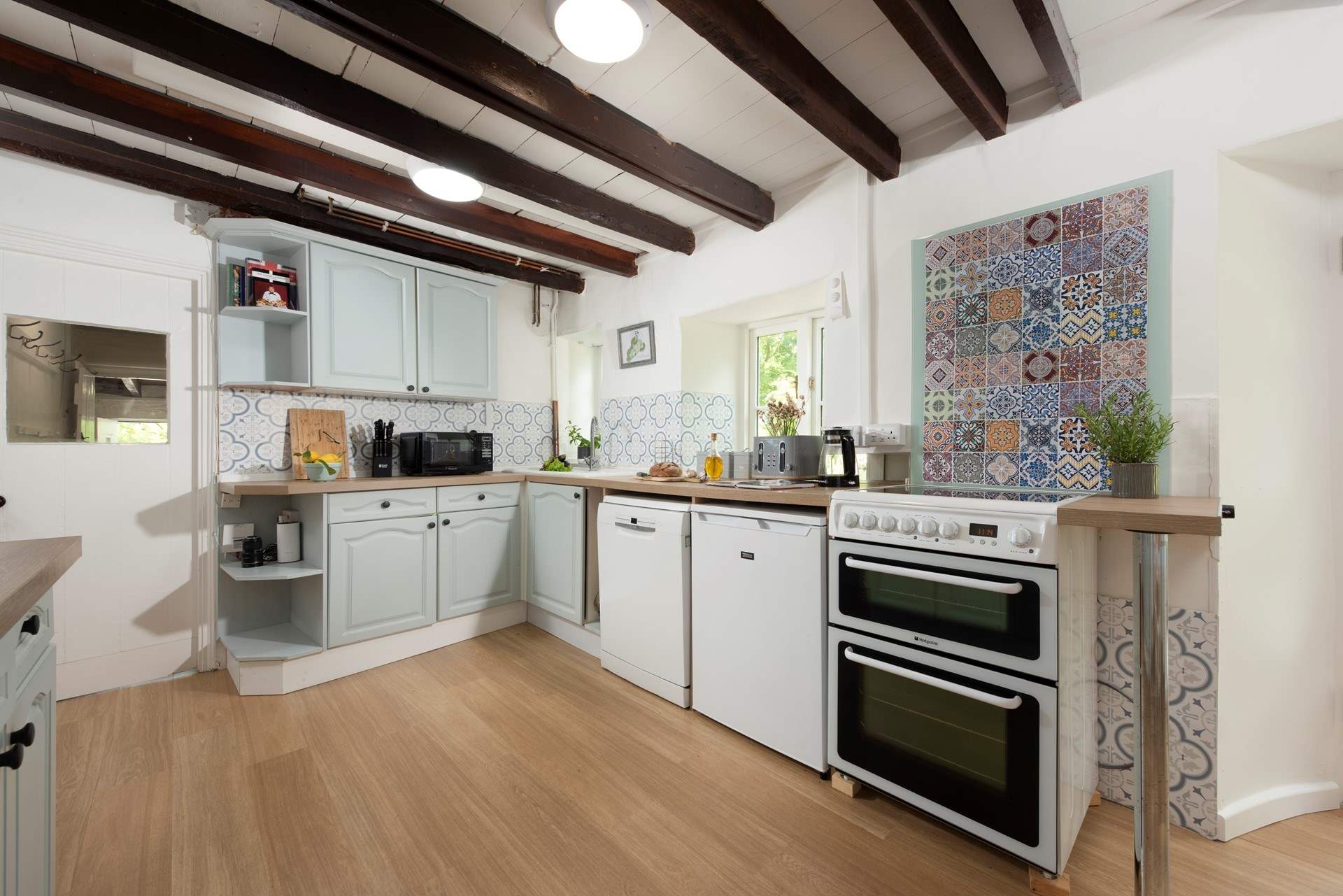 The kitchen is well equipped. 