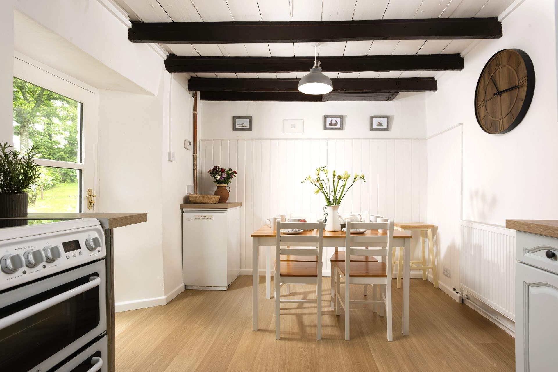 The kitchen table creates the perfect social space for chatting with the chef.