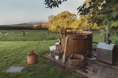 Little Links Yurt. Sleeps 4, 6.5 miles NW of Tavistock