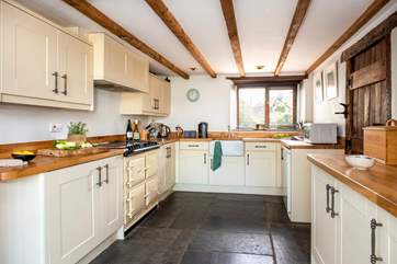 The well-equipped kitchen has everything you'll need on your holiday.