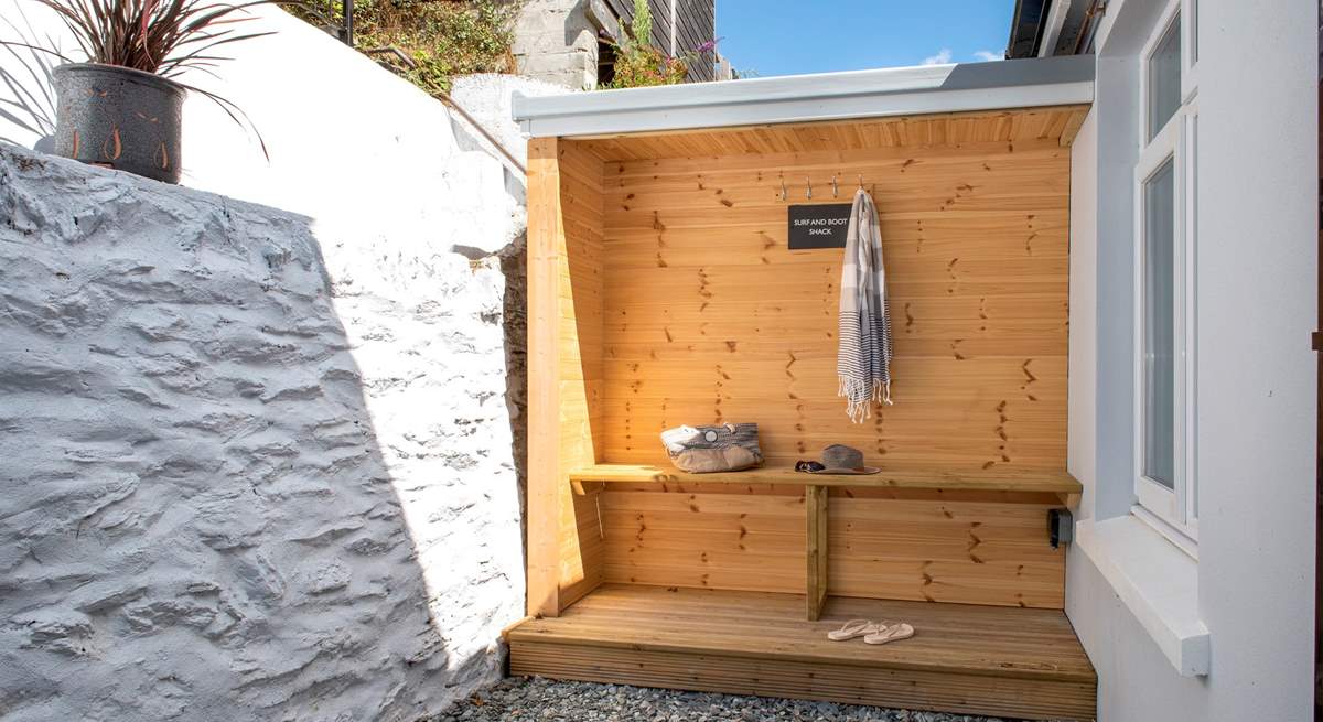 The surf and boot shack at the rear of Ocean View is a great place for storing essential holiday gear for your coastal escape. There's also an outside shower so you can rinse yourself or the dog after time on the beach.