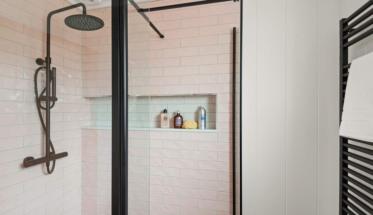 The gorgeous family shower-room.