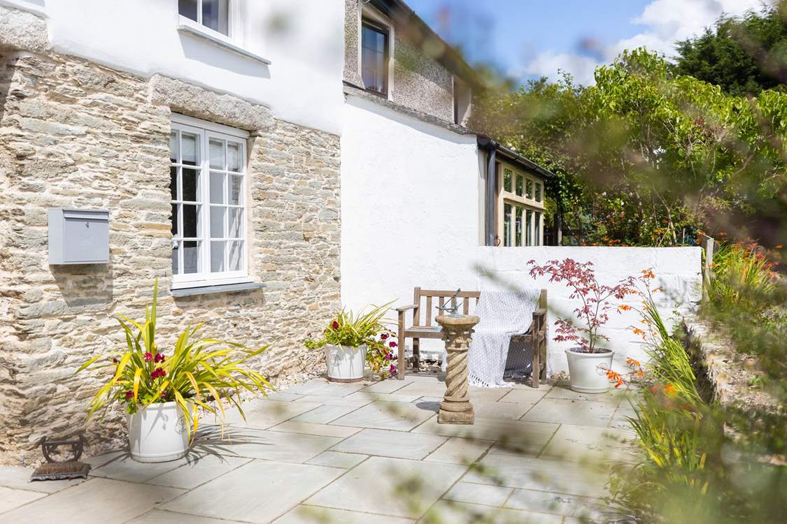 The bench on the front courtyard is the ideal place for morning coffee.