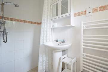 The shower-room for a refreshing shower after a busy beach day.