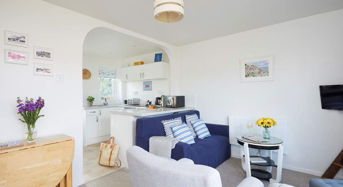 Welcoming interiors in seaside shades. 