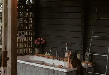 Soak away your worries in the relaxing alfresco bath.