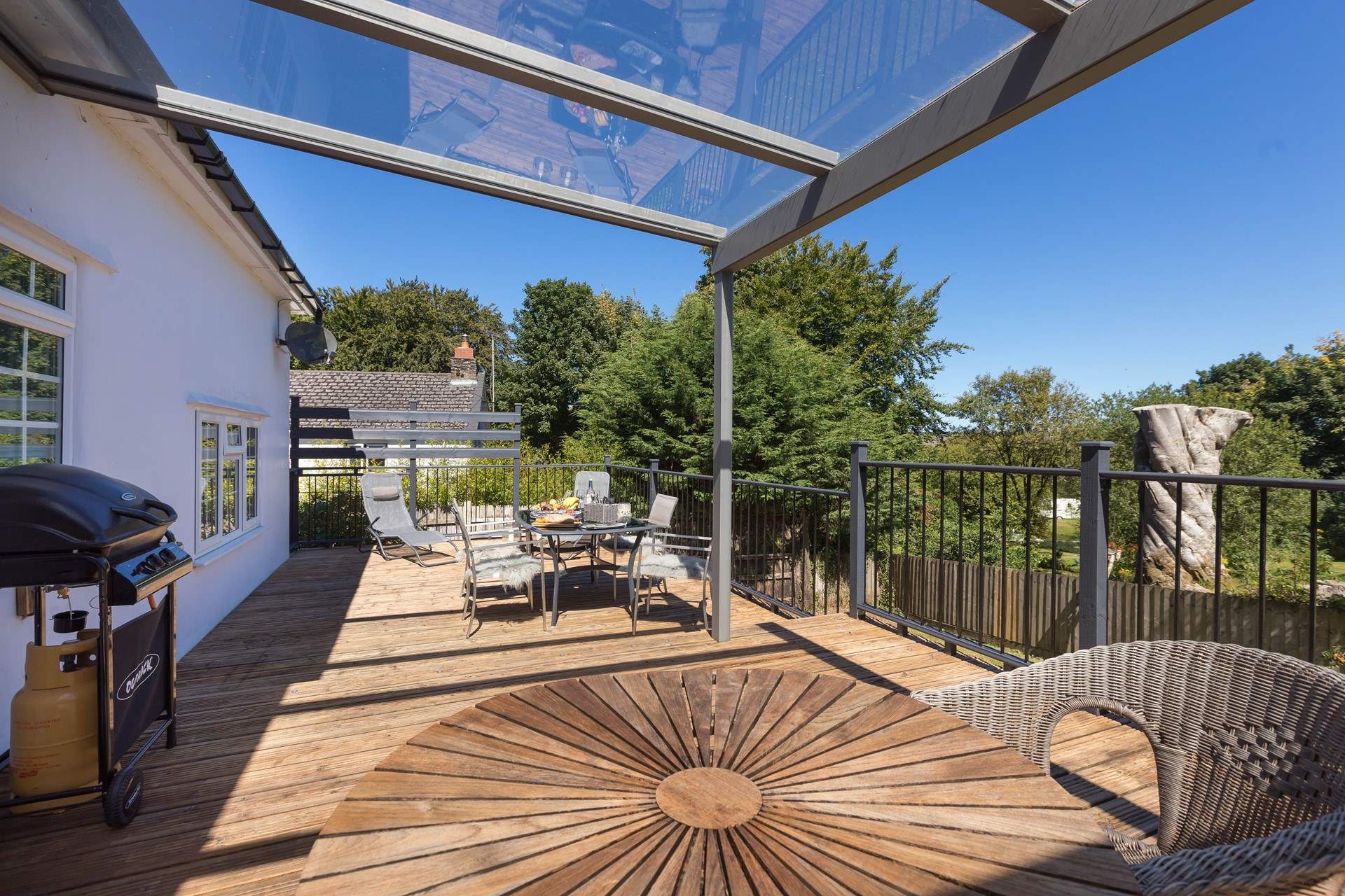 There's plenty of outside space to soak up the Devonshire sunshine and that all important gas barbecue.