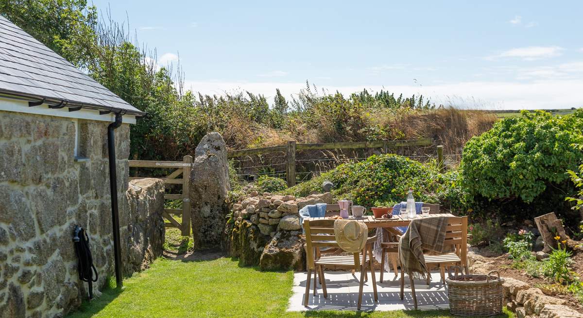 The gorgeous secluded garden, the perfect stargazing spot...