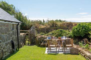 The gorgeous secluded garden, the perfect stargazing spot...