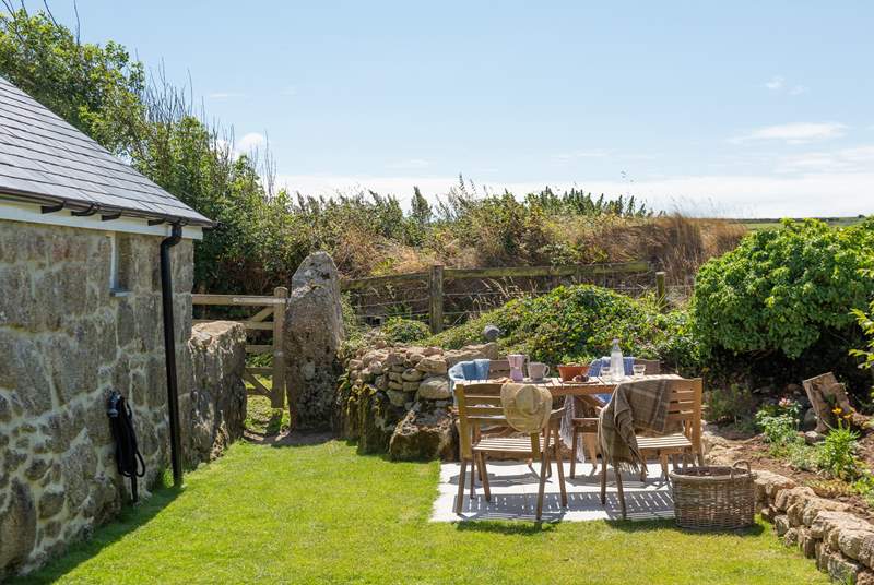 The gorgeous secluded garden, the perfect stargazing spot...