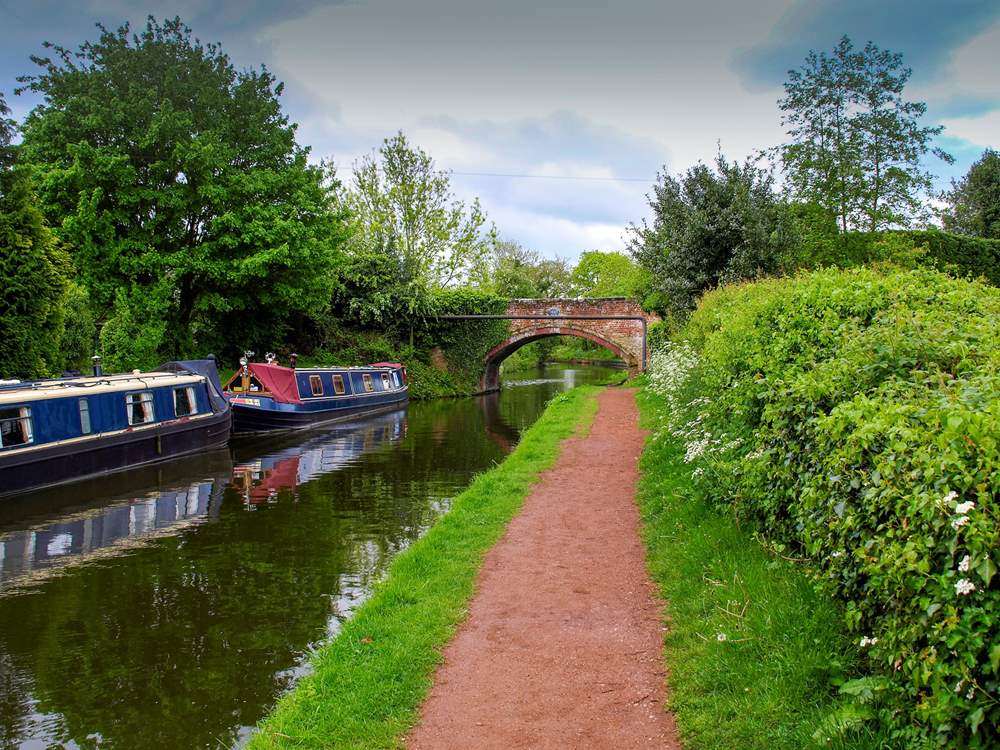 Stroll along the picturesque Staffordshire Canal.