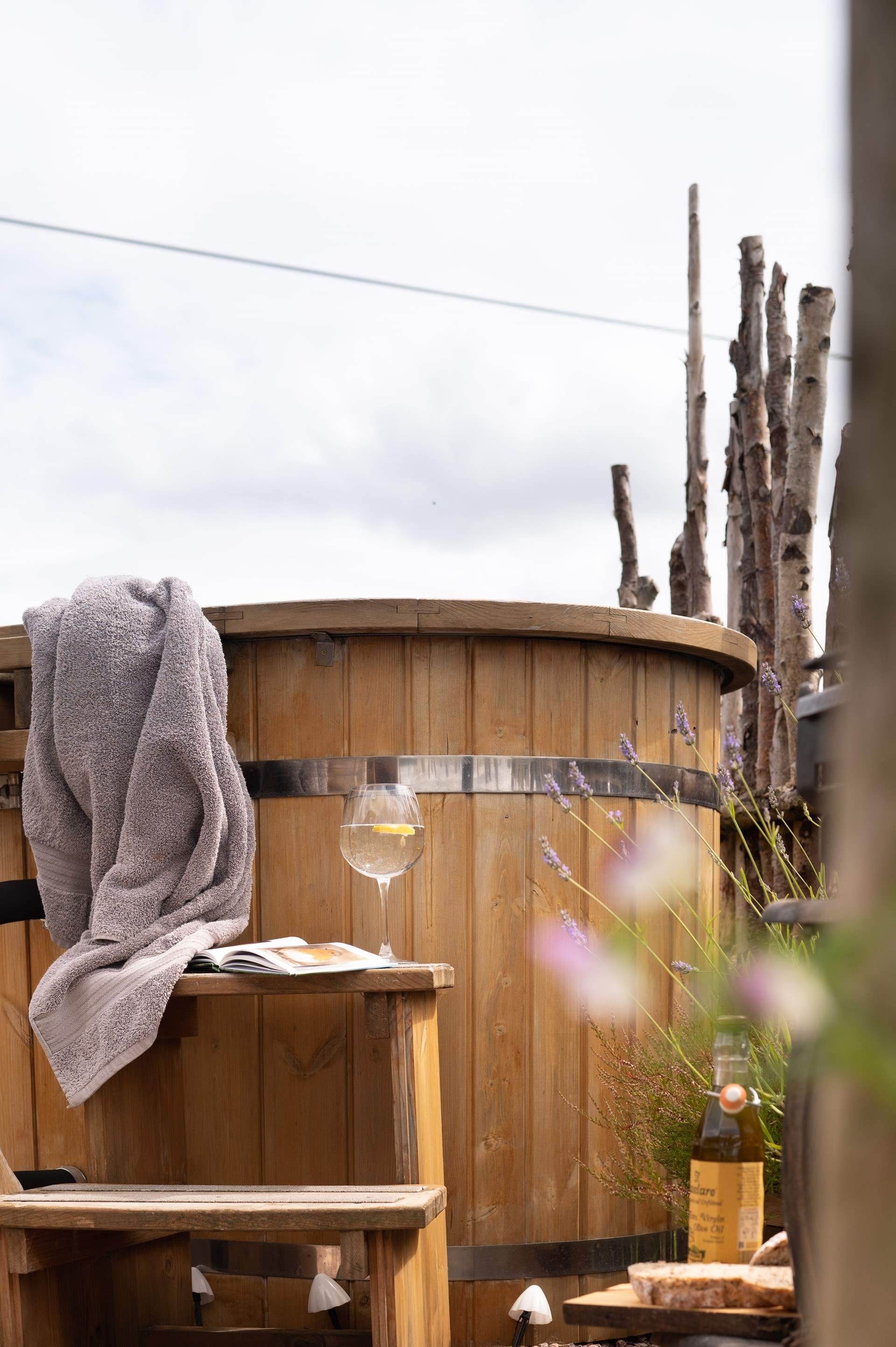 Sink into the heavenly outdoor hot tub, for morning soaks and starlit dips.