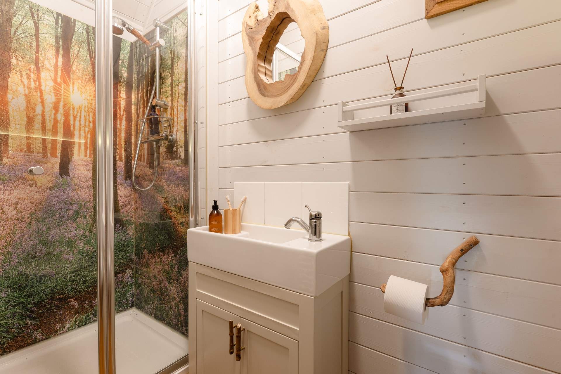 Freshen up after a day of exploring in the en suite shower-room. 