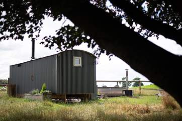 Nestled in unspoilt nature with pretty countryside views.