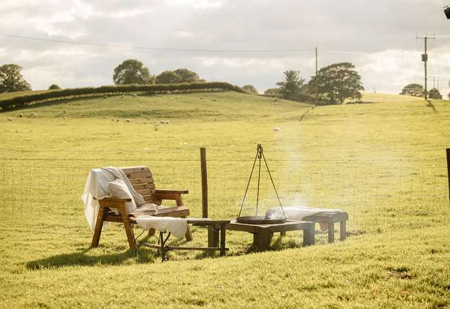 Conclude your session wrapped in natural warmth by the open-air firepit, listening to nothing but the sounds of the countryside.
