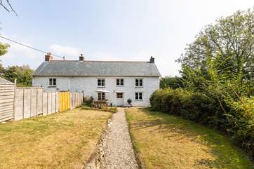 Chyvounder is a semi-detached cottage with Chybean next door.