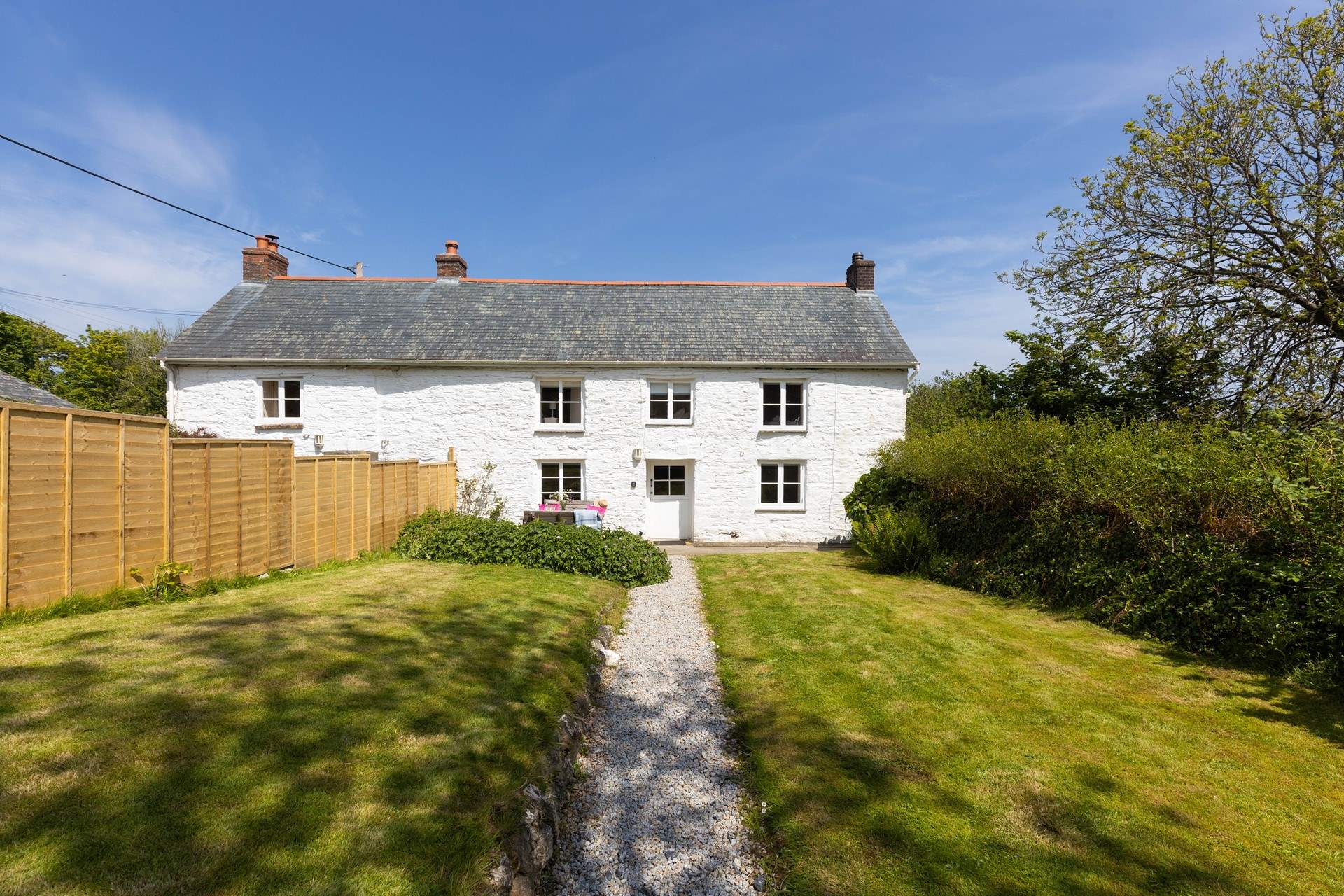 Chyvounder is next door to Chybean. 