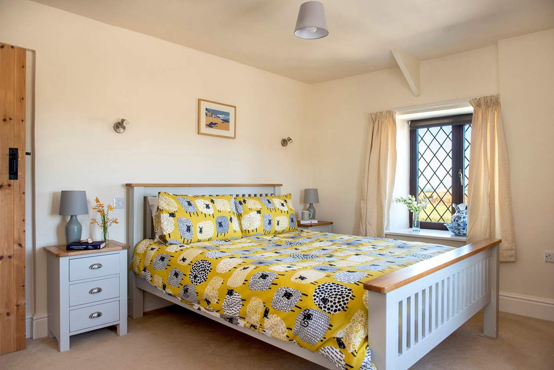 Smugglers Cottage has two pretty bedrooms