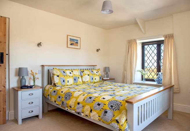 Smugglers Cottage has two pretty bedrooms
