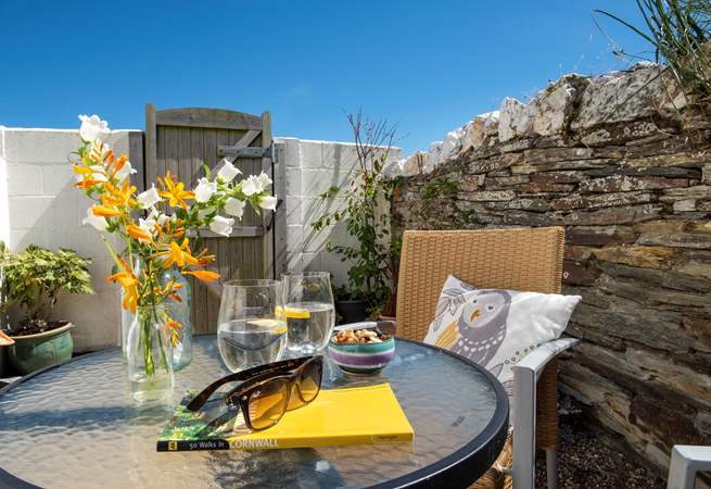 Make the most of the Cornish sunshine with meals in the courtyard garden