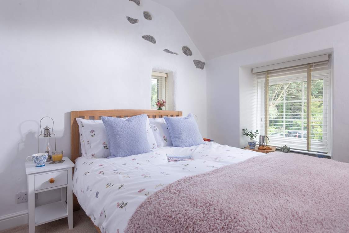 The cosy double bedroom.