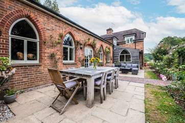 Al fresco dining at its best.