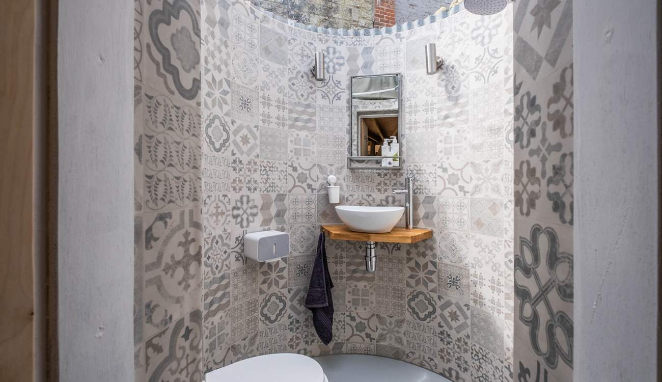 The gorgeous interiors of the yurt flow through to this unique space. 