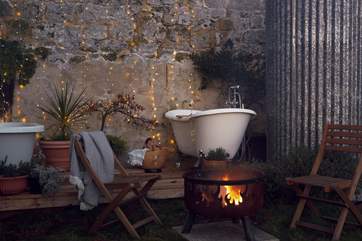 The yurt has the most luxurious, unique feature... two outdoor bathtubs. How romantic!