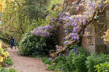 Magical moments at the idyllic Enys Gardens.