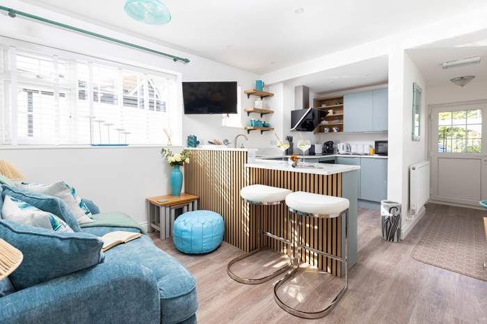 Guillemot is a 1 bedroom, dog friendly cottage near the beach in Falmouth, Cornwall.
