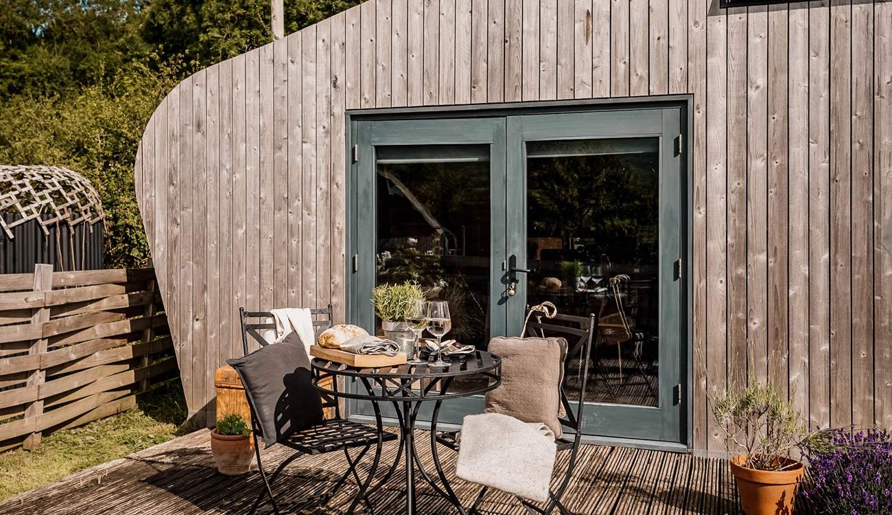 Enjoy a spot of al fresco dining! 