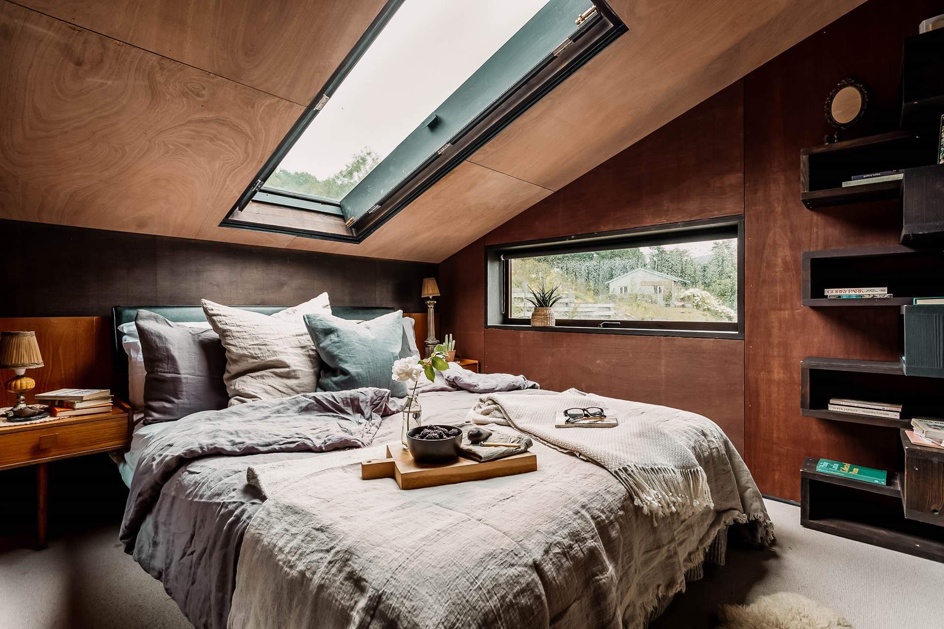 The sumptuous main bedroom promises the most peaceful night's rest. 