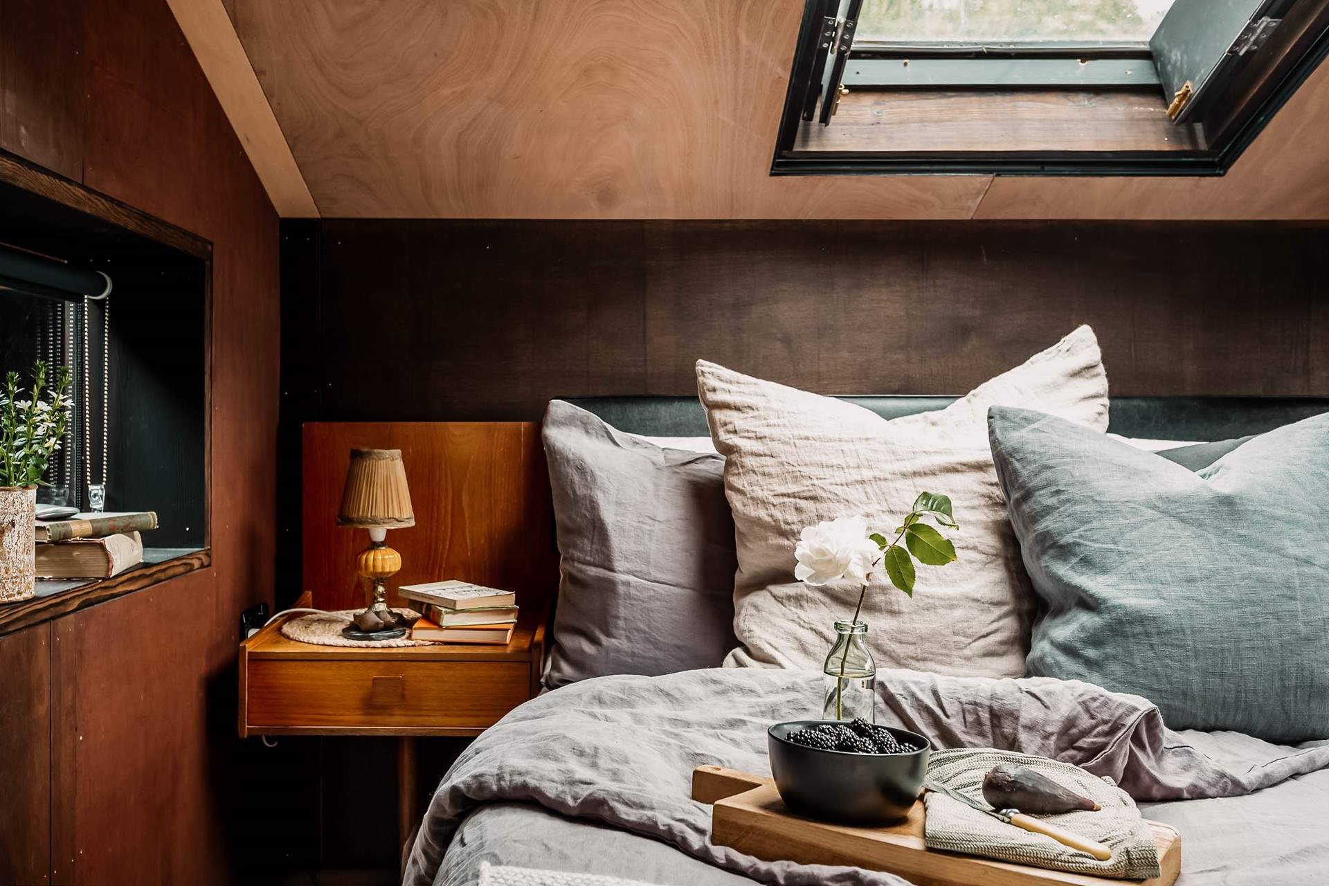 Drift off to a peaceful dreamland... 