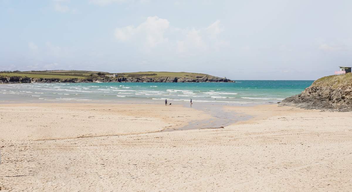 Harlyn Bay is a highly popular coastal Area of Outstanding Natural Beauty with a beautiful stretch of golden sand, renowned for safe bathing and excellent surfing conditions.