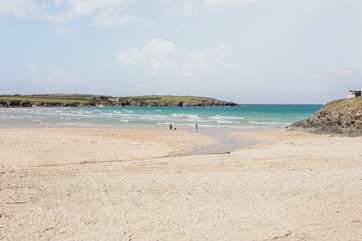 Harlyn Bay is a highly popular coastal Area of Outstanding Natural Beauty with a beautiful stretch of golden sand, renowned for safe bathing and excellent surfing conditions.