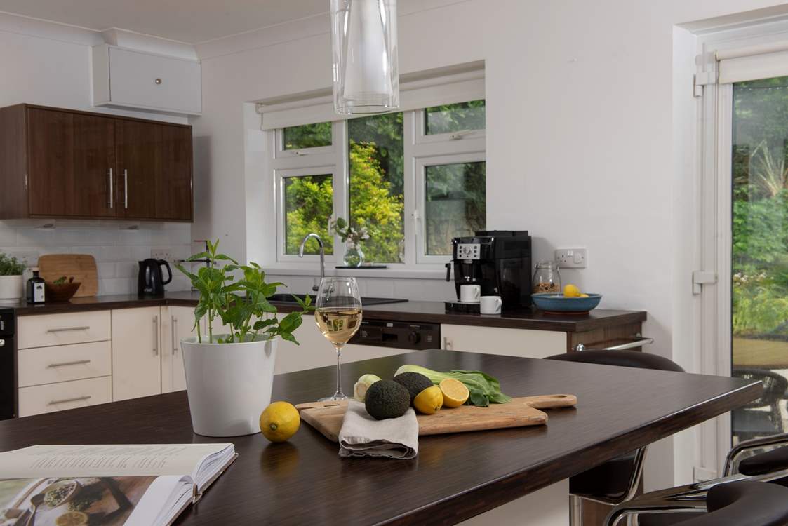 A kitchen that is so well-equipped.
