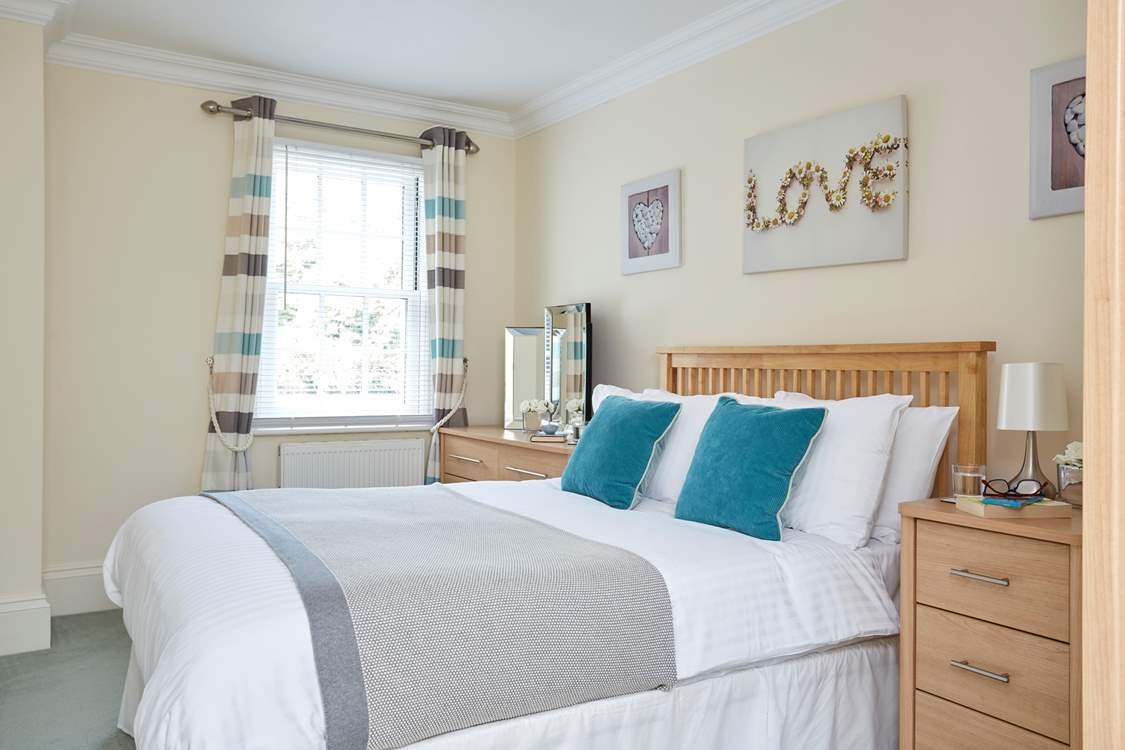 Pretty bedroom 1 has a double bed.