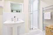 With a shower cubicle for a refreshing shower after a busy beach day.