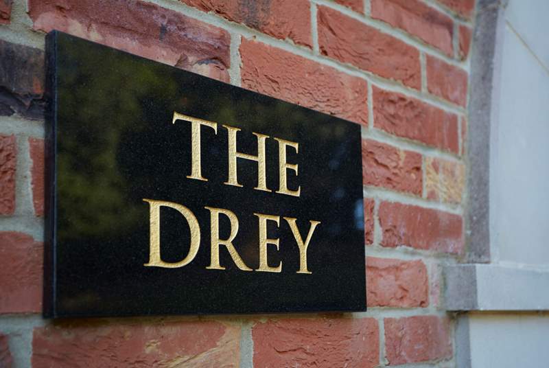 The Drey is situated in eight acres of fabulous grounds, part of the Springfield Court collection.
