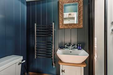 The beautifully presented shower-room.