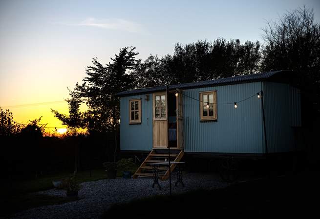 As dusk falls the hut becomes even more picturesque. 