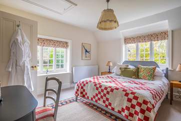 Oh so pretty, the dual aspect windows let the light flood in.