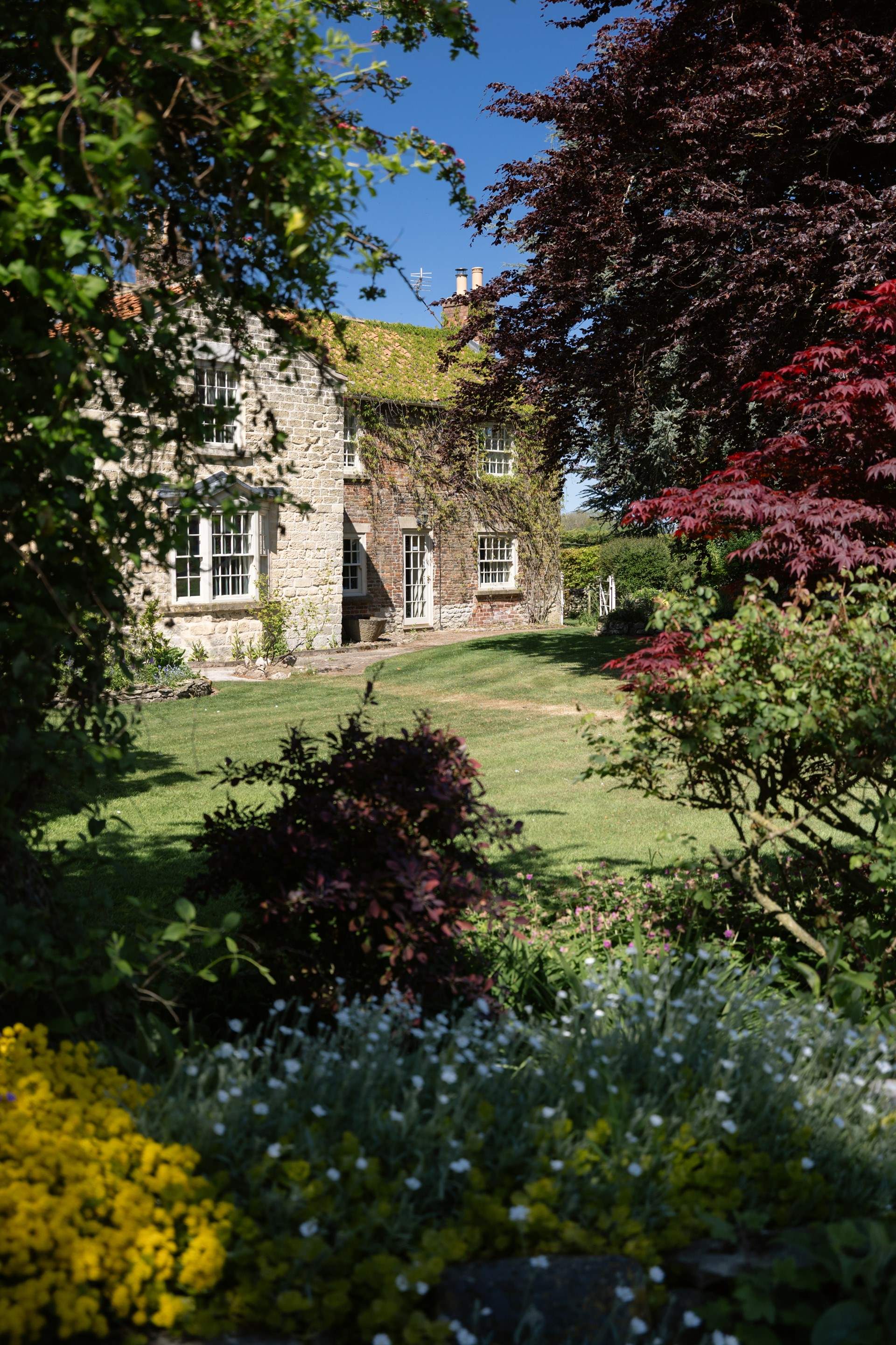 Garden Cottage isa a very pretty home.
