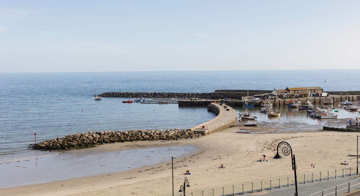 Beach days are the best days at Lyme Regis!