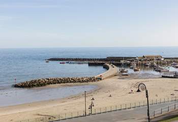 Beach days are the best days at Lyme Regis!