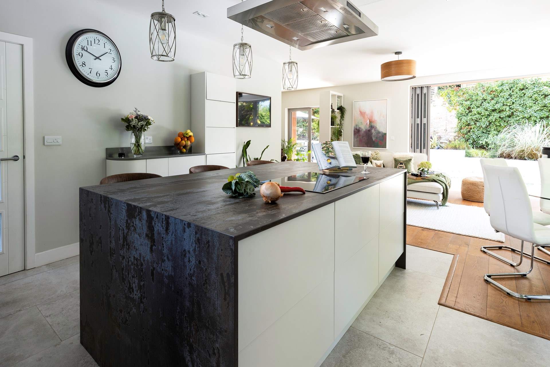 What a great space for sociable family evenings!