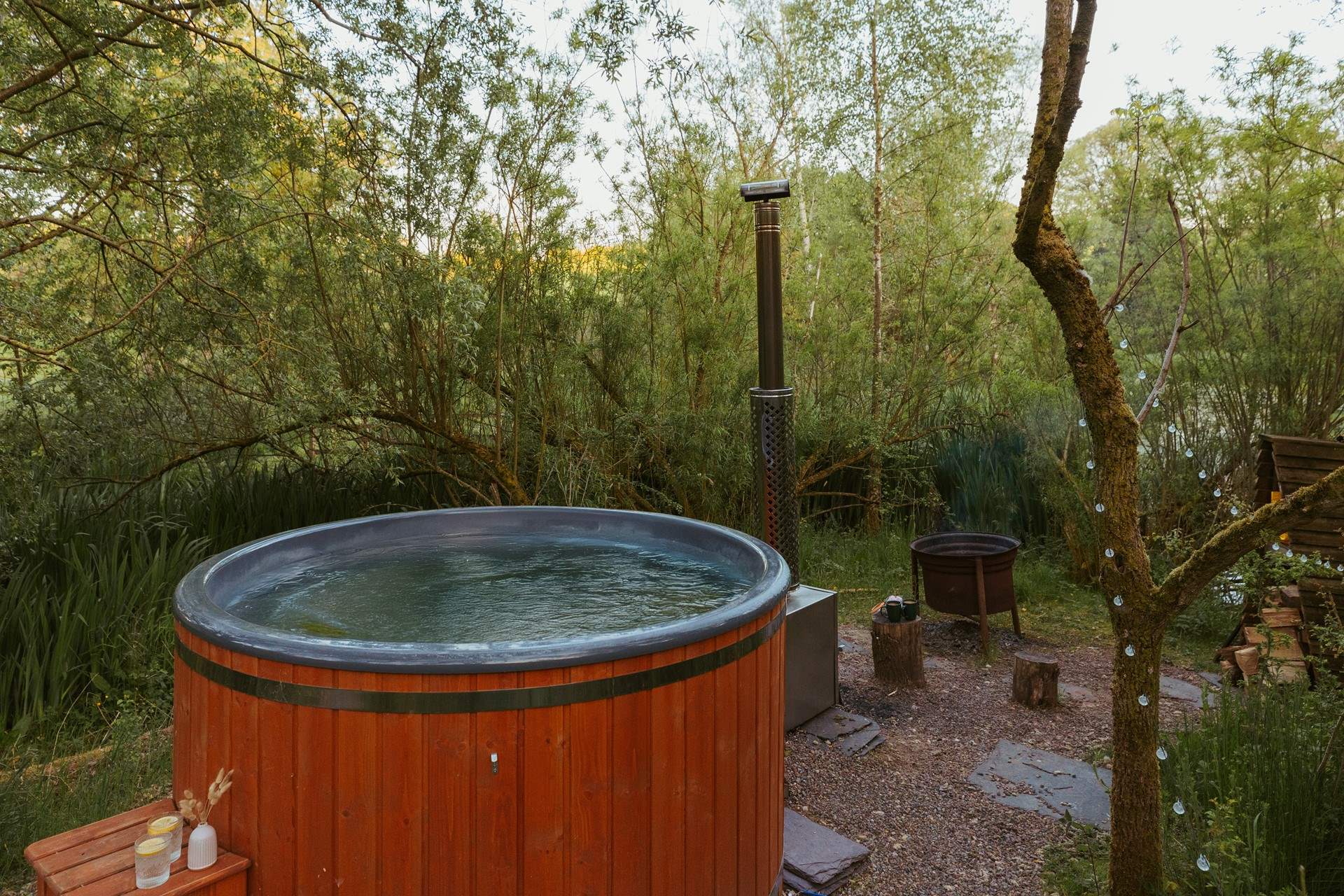 The setting is like something out of a fairytale. 