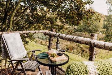 The treehouse overlooks a picturesque lake and unspoilt countryside.