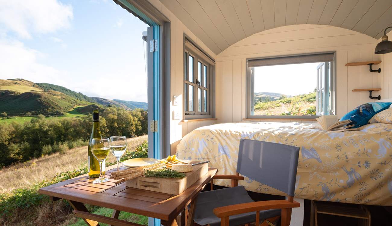 The sweet fold-away table and chairs give you plenty of space throughout the day. 