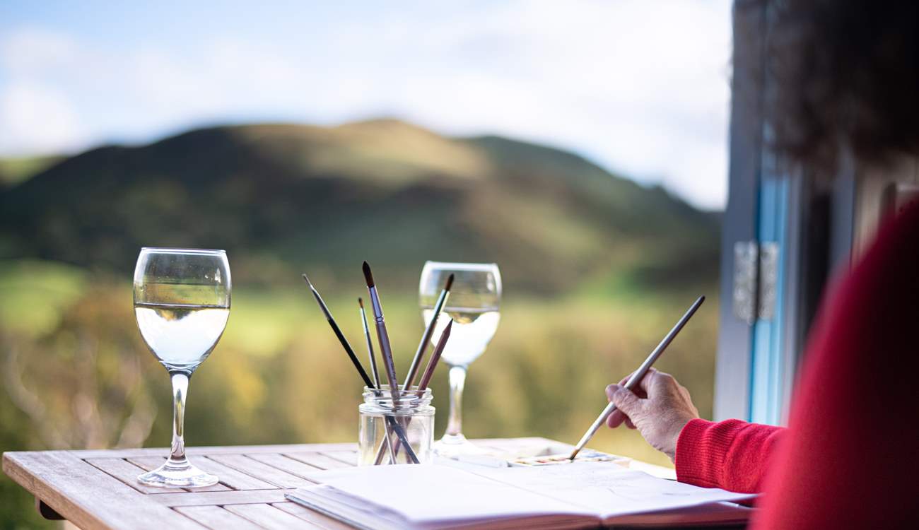 Ffion is the perfect hideaway to embrace your creative side. Bring along your watercolours and have a go at painting the stunning scenery. 